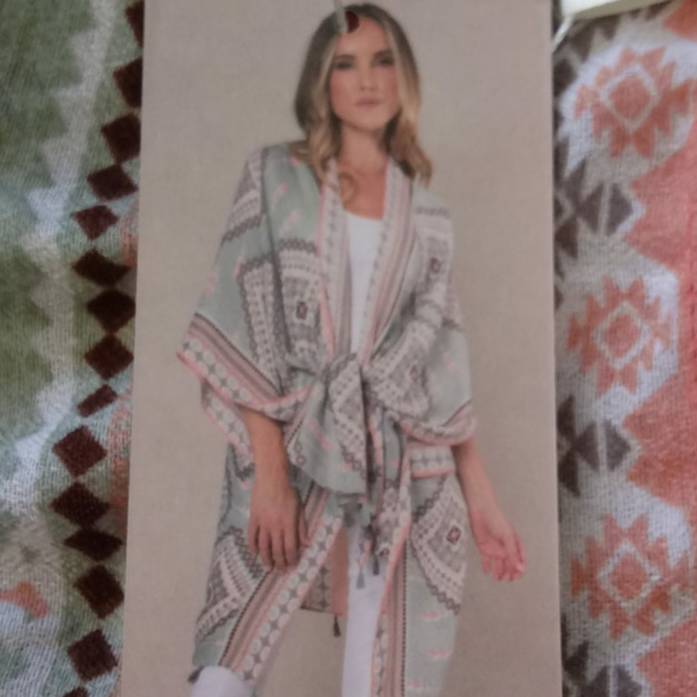 Simply Noelle beautiful shaw light pancho summer